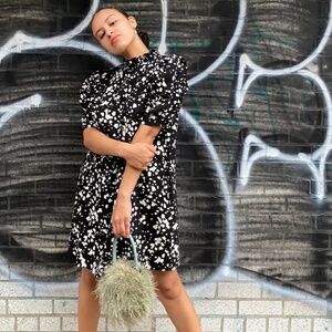 Who What Wear - Black and Ivory Linen Floral A-Line Dress Size M